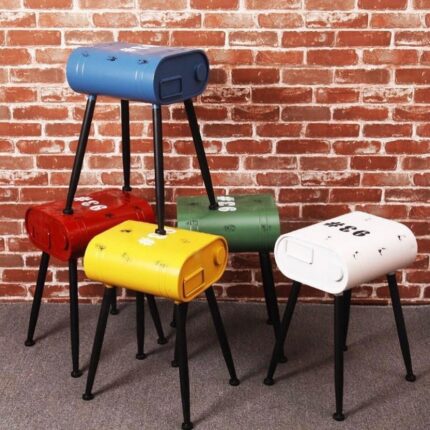 كرسي حديد عصري