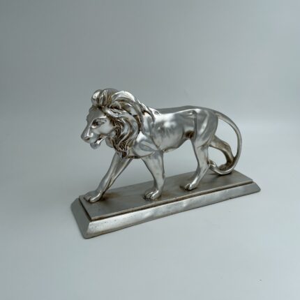 مجسم أسد مكتبي